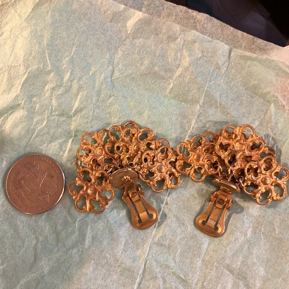 Vintage Miriam Haskell Clip Earrings - Picture 8 of 10